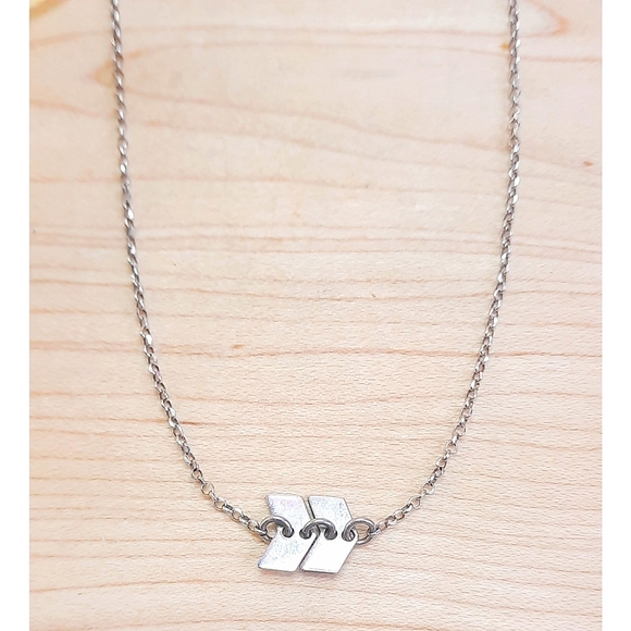 Vintage Arrow Sterling Necklace - Picture 2 of 4